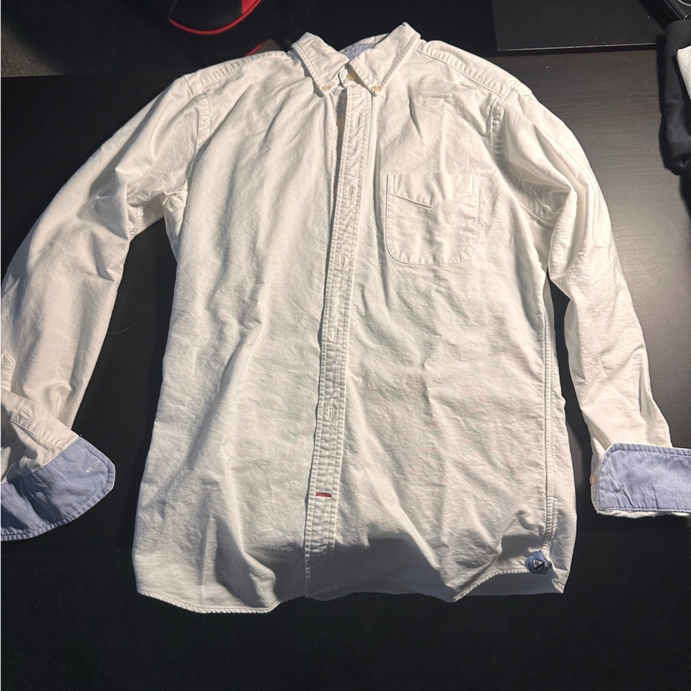 Size M Daniel Cremieux Polo with blue cuffs